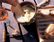  Dégustation d'une spécialité fromagère de Haute-Saône : la cancoillotte 